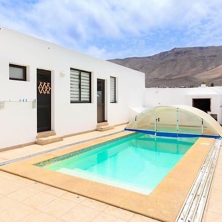 Famara Beach Apt Exterior photo